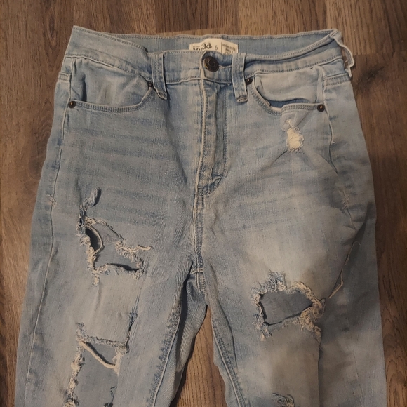 Jeans - Picture 2 of 4